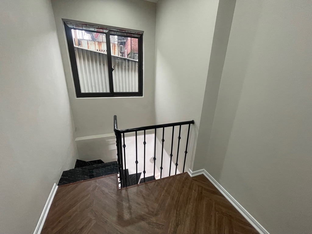 Bán nhà Lý Văn Phức - diện tích 36m2 2 tầng - Ô TÔ ĐỖ CHÂN CẦU THANG - giá 5,9 tỷ