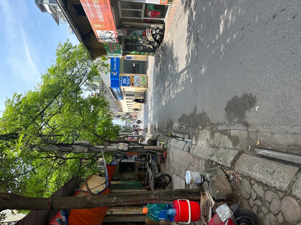 Bán nhà Trần Quý Cáp - diện tích 19m2 3 tầng - mặt phố kinh doanh sầm uất - giá 4,6 tỷ