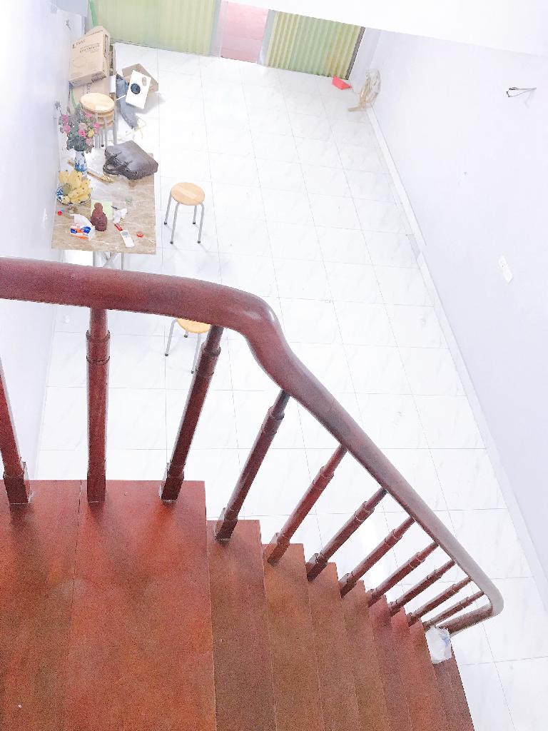 Bán nhà Giải Phóng - diện tích 90m2 2 tầng - Ô tô tránh - giá 7,3 tỷ