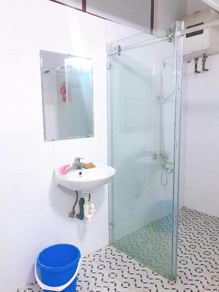 Bán nhà Giải Phóng - diện tích 90m2 2 tầng - Ô tô tránh - giá 7,3 tỷ