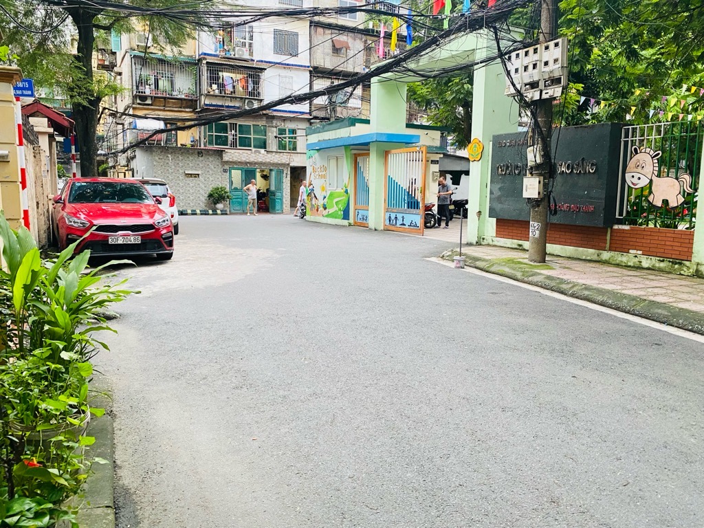 Bán nhà Hoàng Đạo Thành - diện tích 58m2 4 tầng - Ô TÔ TRÁNH - giá 13,8 tỷ