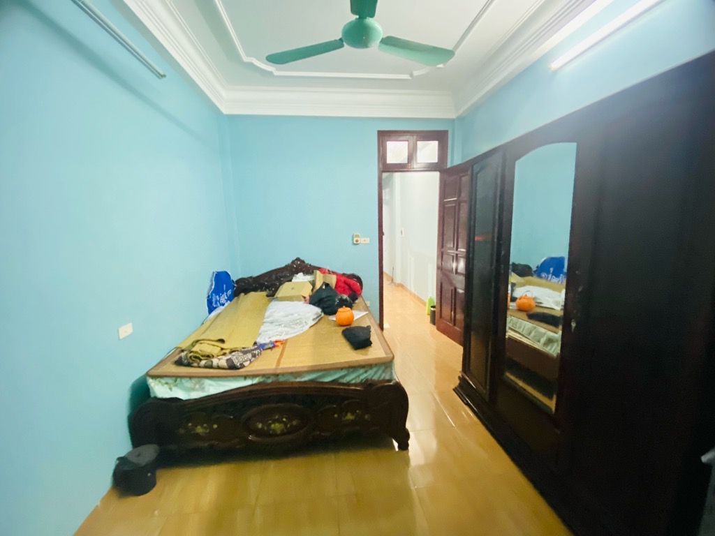 Bán nhà Hoàng Đạo Thành - diện tích 58m2 4 tầng - Ô TÔ TRÁNH - giá 13,8 tỷ