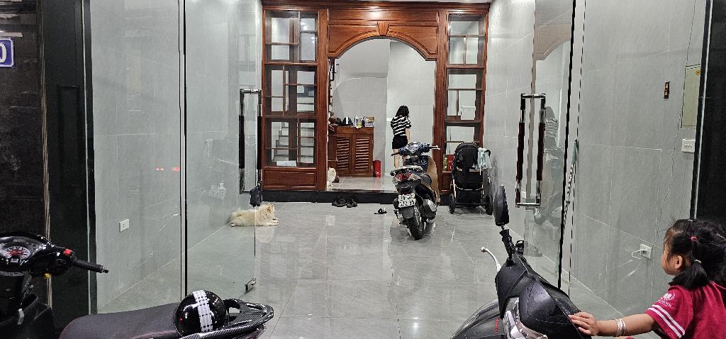 Bán nhà Ngõ Quỳnh - diện tích 40m2 4 tầng - Lô góc, ô tô nhỏ vào được - giá 12 tỷ