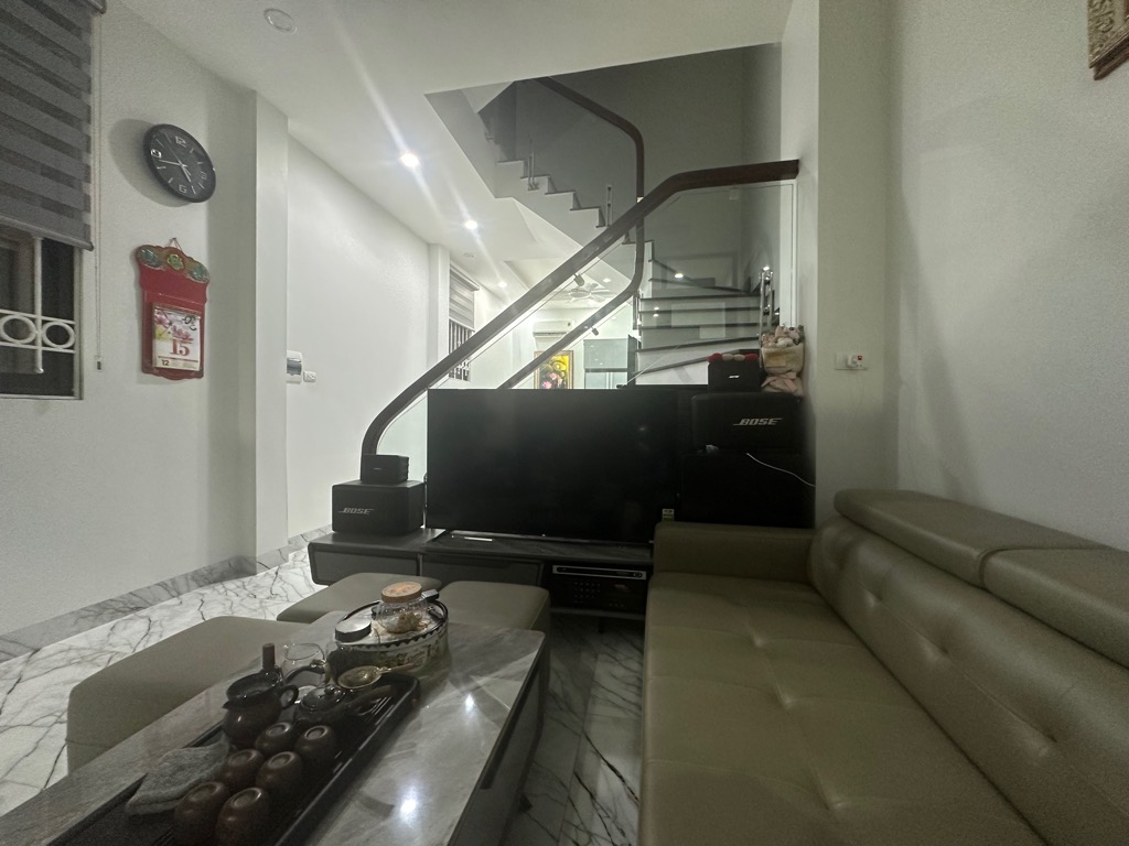 Bán nhà Định công Thượng - diện tích 46m2 4 tầng - Nhà đẹp hiếm có - giá 6 tỷ