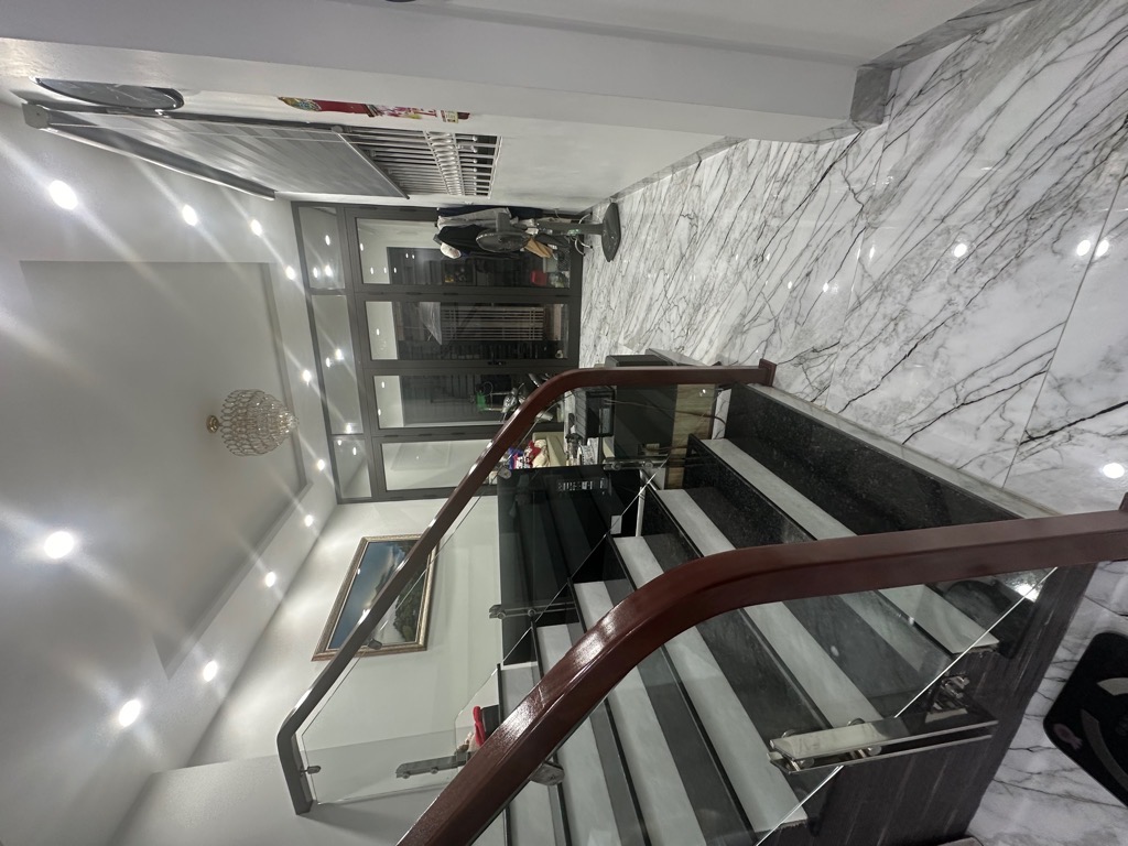 Bán nhà Định công Thượng - diện tích 46m2 4 tầng - Nhà đẹp hiếm có - giá 6 tỷ