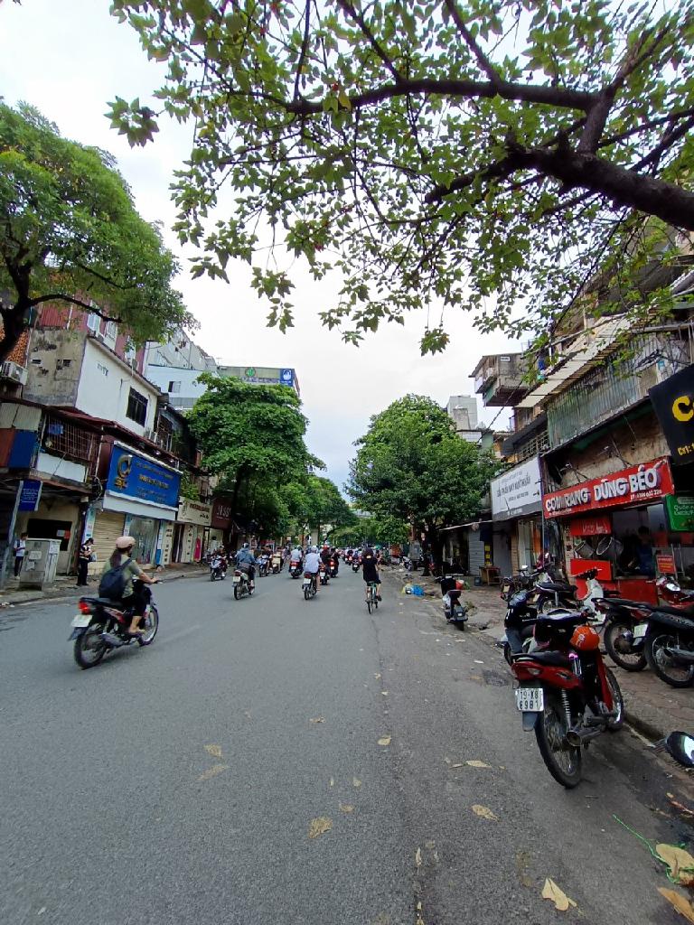 Bán nhà Thái Thịnh - diện tích 80m2 3 tầng - Nhà mặt phố kinh doanh cực đẹp - giá 24 tỷ