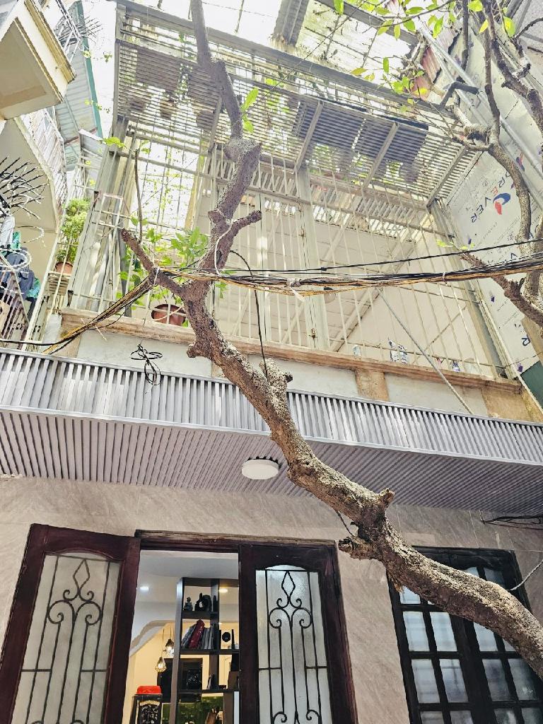 Bán nhà Hàng Chuối - diện tích 45m2 3 tầng - Nhà đẹp hiếm có - giá 13,5 tỷ