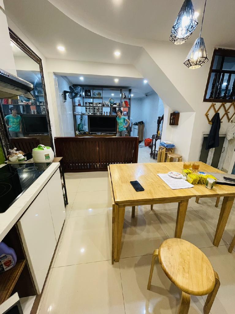 Bán nhà Hàng Chuối - diện tích 45m2 3 tầng - Nhà đẹp hiếm có - giá 13,5 tỷ