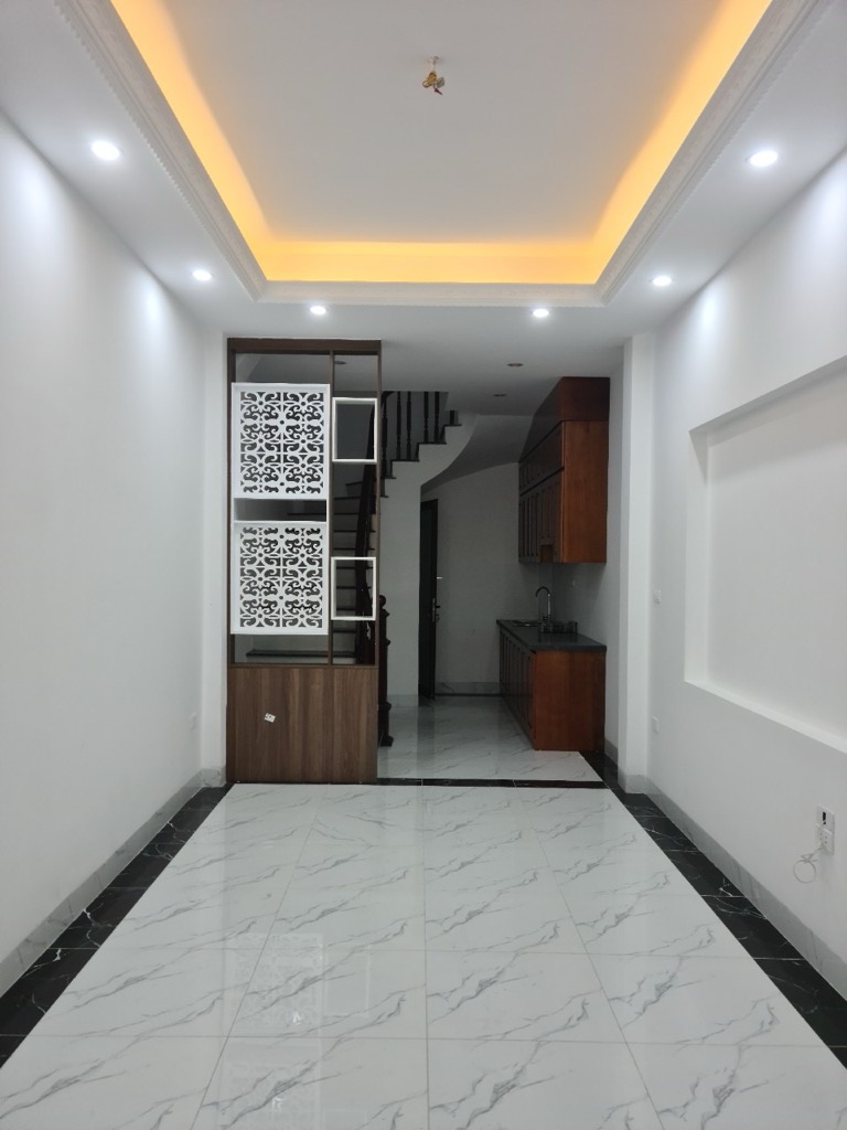 Bán nhà Thuý Lĩnh - diện tích 36m2 6 tầng - Ô tô tránh - giá 7 tỷ