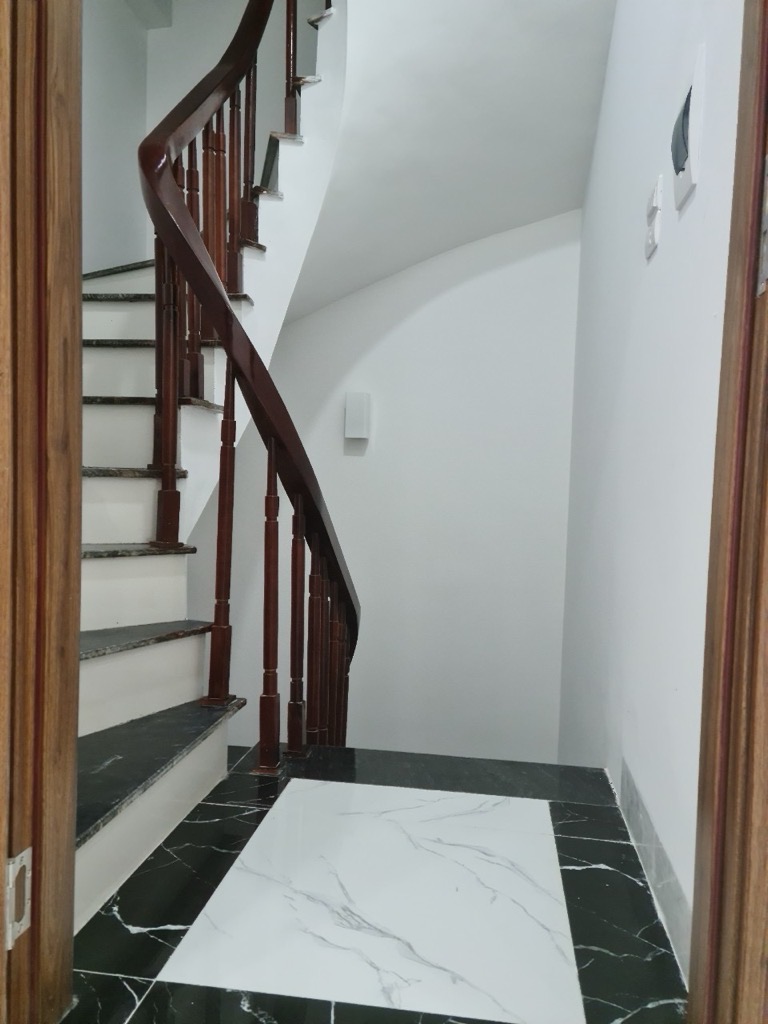 Bán nhà Thuý Lĩnh - diện tích 36m2 6 tầng - Ô tô tránh - giá 7 tỷ