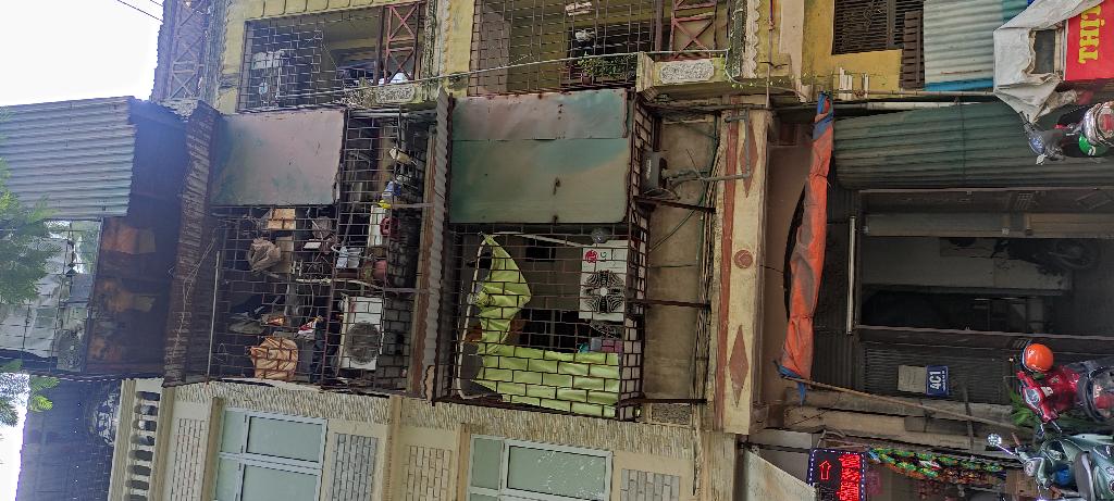 Bán nhà Bờ Sông Sét - diện tích 37m2 4 tầng - Ô tô tránh - giá 10,8 tỷ