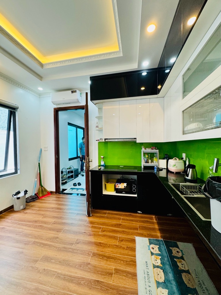 Bán nhà Nguyễn Chính - diện tích 47.6m2 6 tầng - Ô tô tránh - giá 17,99 tỷ