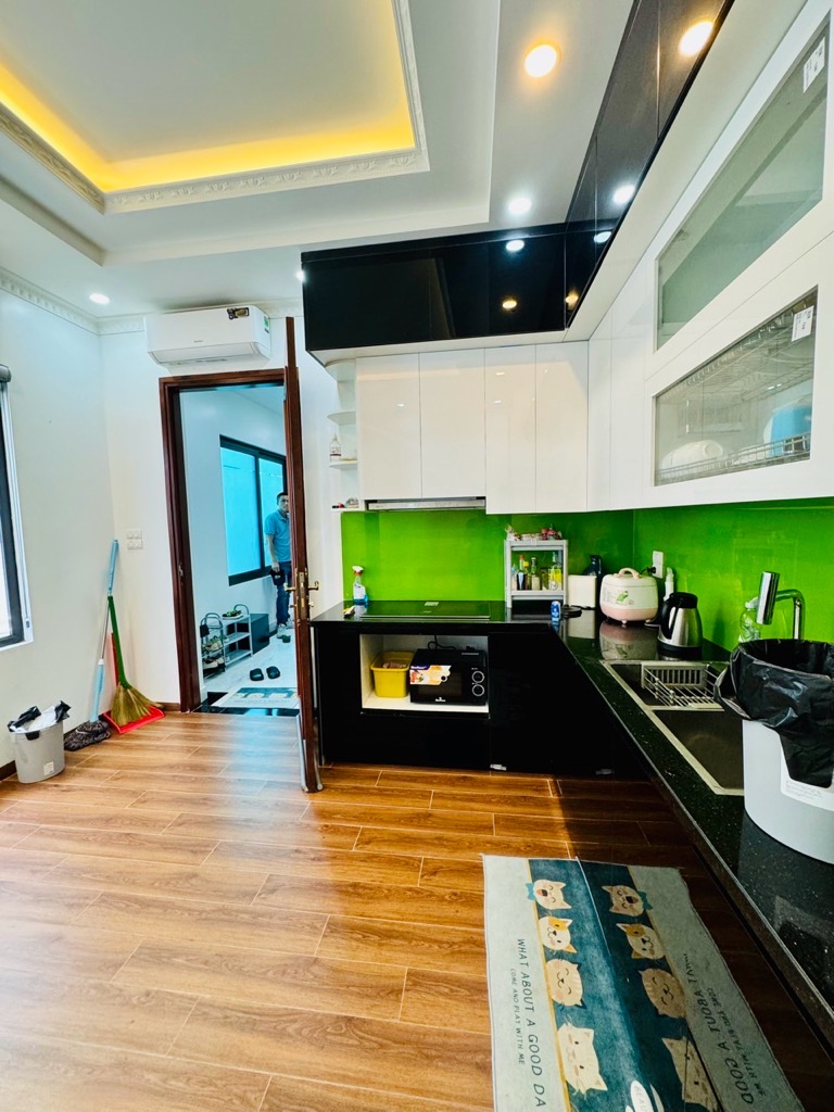 Bán nhà Nguyễn Chính - diện tích 47.6m2 6 tầng - Ô tô tránh - giá 17,99 tỷ