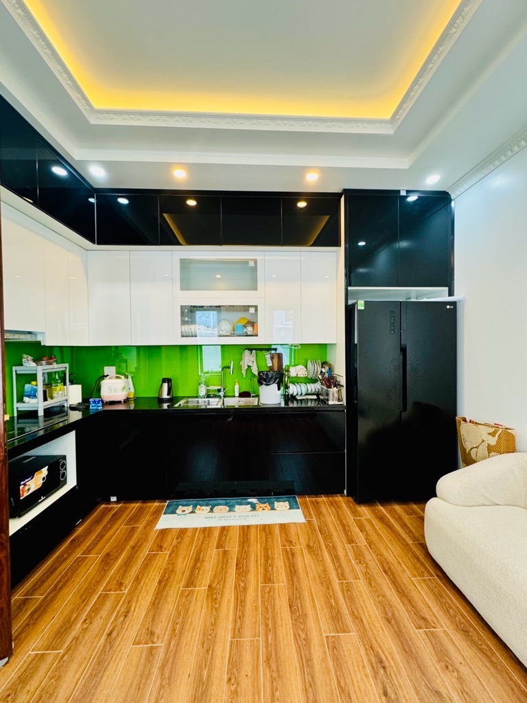 Bán nhà Nguyễn Chính - diện tích 47.6m2 6 tầng - Ô tô tránh - giá 17,99 tỷ