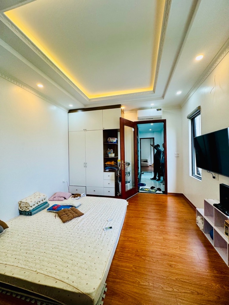 Bán nhà Nguyễn Chính - diện tích 47.6m2 6 tầng - Ô tô tránh - giá 17,99 tỷ