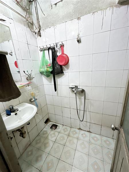 Bán nhà Đường Cảng Khuyến Lương - diện tích 64m2 2 tầng - MẶT ĐƯỜNG LỚN Ô TÔ TRÁNH - giá 2,5 tỷ