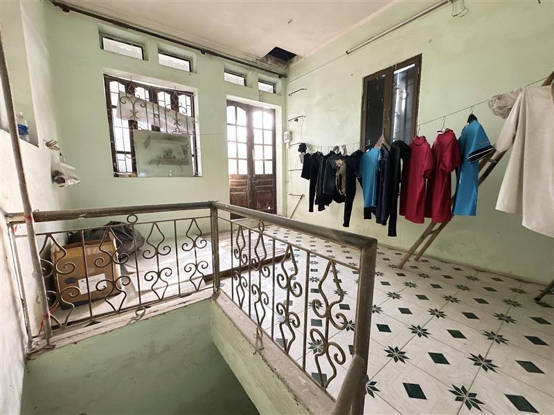 Bán nhà Đường Cảng Khuyến Lương - diện tích 64m2 2 tầng - MẶT ĐƯỜNG LỚN Ô TÔ TRÁNH - giá 2,5 tỷ