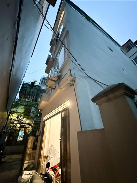 Bán nhà Kim Giang - diện tích 40m2 5 tầng - Ô tô chỉ 10 mét - giá 9,8 tỷ