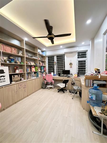 Bán nhà Kim Giang - diện tích 40m2 5 tầng - Ô tô chỉ 10 mét - giá 9,8 tỷ