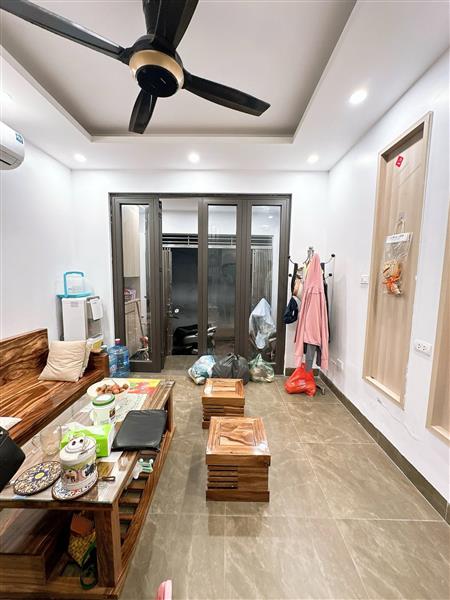 Bán nhà Kim Giang - diện tích 40m2 5 tầng - Ô tô chỉ 10 mét - giá 9,8 tỷ