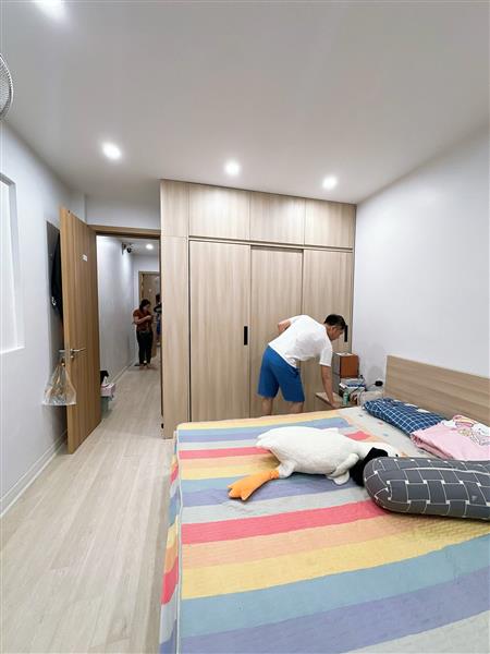 Bán nhà Kim Giang - diện tích 40m2 5 tầng - Ô tô chỉ 10 mét - giá 9,8 tỷ