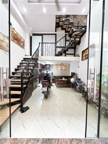 Bán nhà Thuý Lĩnh - diện tích 30m2 3 tầng - gần chợ, trường học - giá 2,9 tỷ