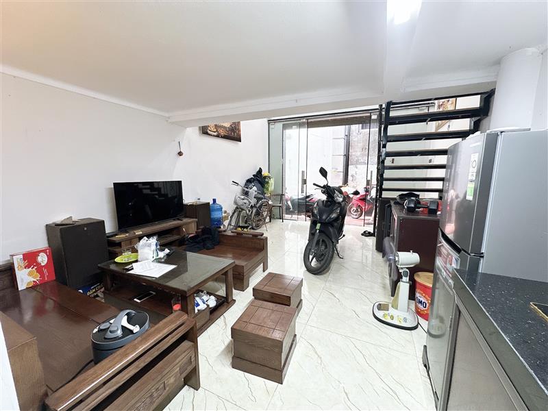 Bán nhà Thuý Lĩnh - diện tích 30m2 3 tầng - gần chợ, trường học - giá 2,9 tỷ