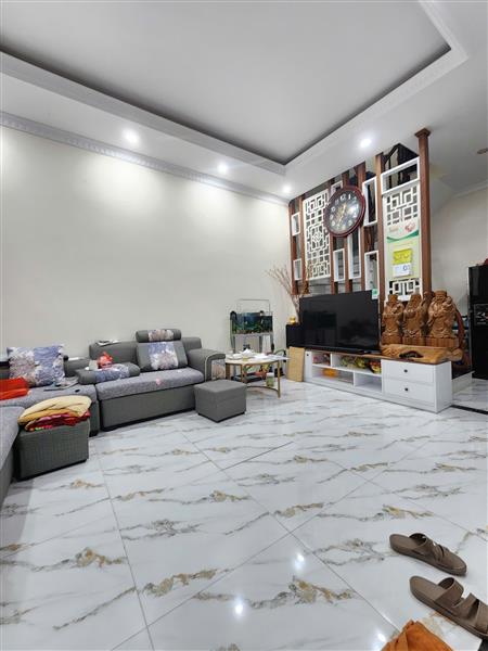 Bán nhà Hoàng Mai - diện tích 30.2m2 5 tầng - Ô tô đỗ cửa - giá 8,2 tỷ