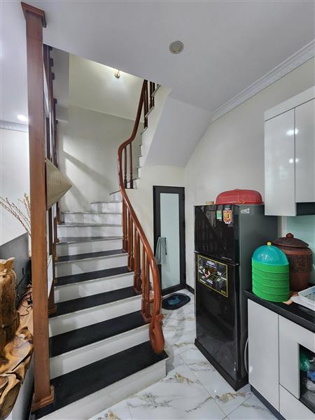 Bán nhà Hoàng Mai - diện tích 30.2m2 5 tầng - Ô tô đỗ cửa - giá 8,2 tỷ