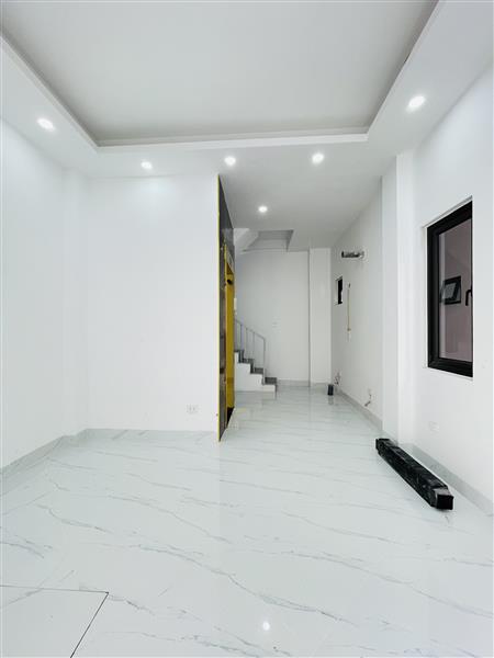 Bán nhà Thuý Lĩnh - diện tích 30m2 6 tầng - Ô TÔ ĐỖ CỔNG - giá 7,6 tỷ