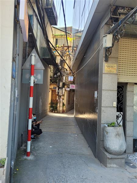 Bán nhà Lê Duẩn - diện tích 49,6m2 2 tầng - NHÀ CŨ - GẦN HỒ - NGÕ THÔNG 2 LỐI - giá 10 tỷ