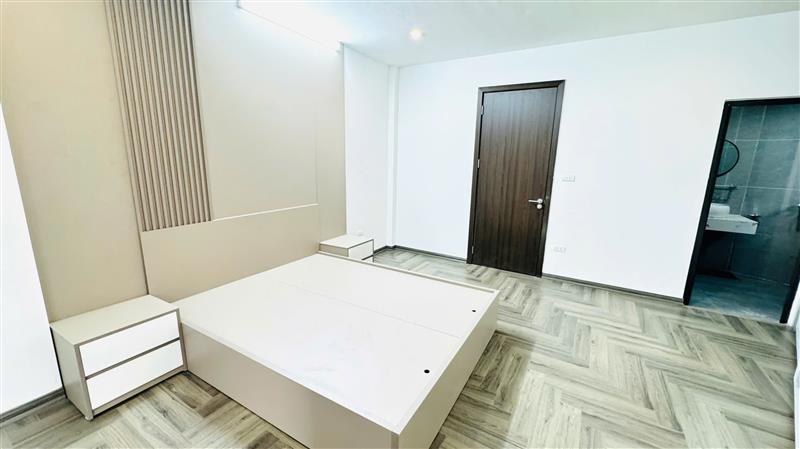 Bán nhà Trần Khát Chân - diện tích 41m2 5 tầng - Thang Máy Gần Phố - giá 13,6 tỷ