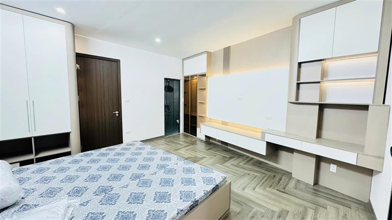 Bán nhà Trần Khát Chân - diện tích 41m2 5 tầng - Thang Máy Gần Phố - giá 13,6 tỷ