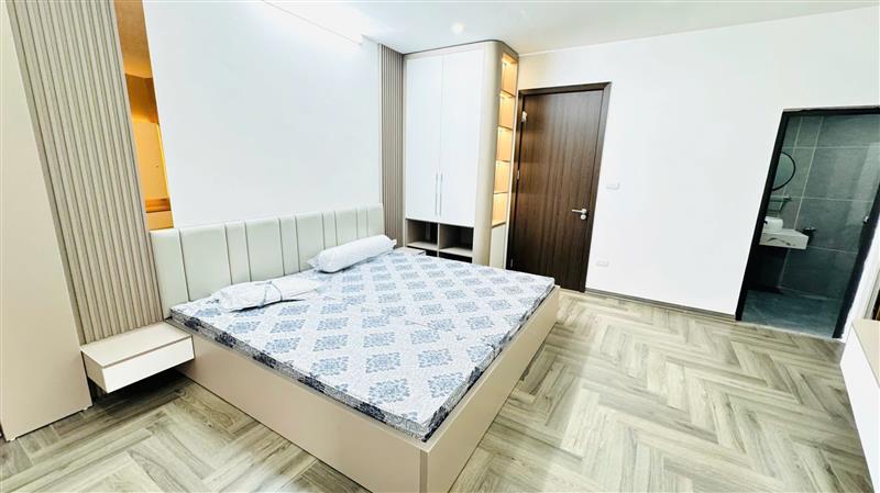 Bán nhà Trần Khát Chân - diện tích 41m2 5 tầng - Thang Máy Gần Phố - giá 13,6 tỷ