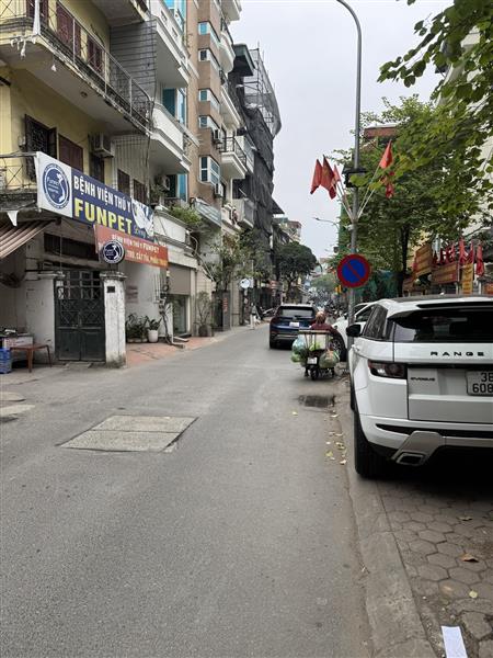 Bán nhà Trung Liệt - diện tích 130m2 3 tầng - Ô tô đỗ cách nhà gần - giá 6,79 tỷ