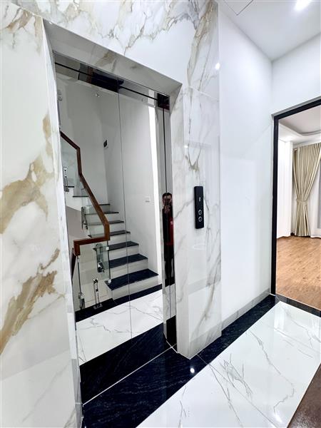 Bán nhà Tô Vĩnh Diện - diện tích 49,3m2 5 tầng - Ô TÔ VÀO NHÀ - giá 18,9 tỷ