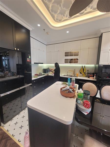 Bán nhà Nguyễn Trãi - diện tích 133.6m2 11 tầng - CĂN HỘ ĐẸP ĐẲNG CẤP - FULL NỘI THẤT 5 SAO - Ở LUÔN - giá 20 tỷ