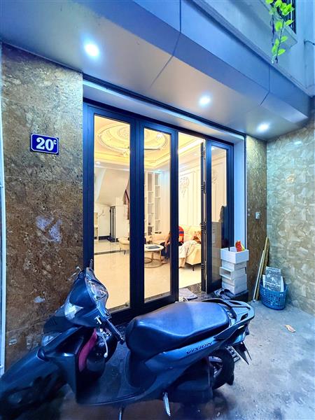 Bán nhà Pháo Đài Láng - diện tích 31m2 5 tầng - Ngõ thông kinh doanh - giá 9,9 tỷ